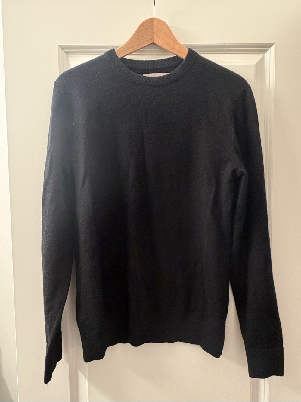 Everlane 100% cashmere Black Crewneck Sweater - Women's